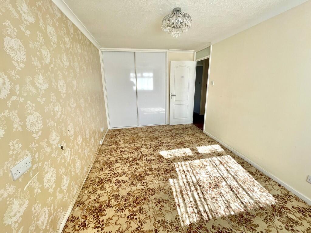 1 Fishers Close B...