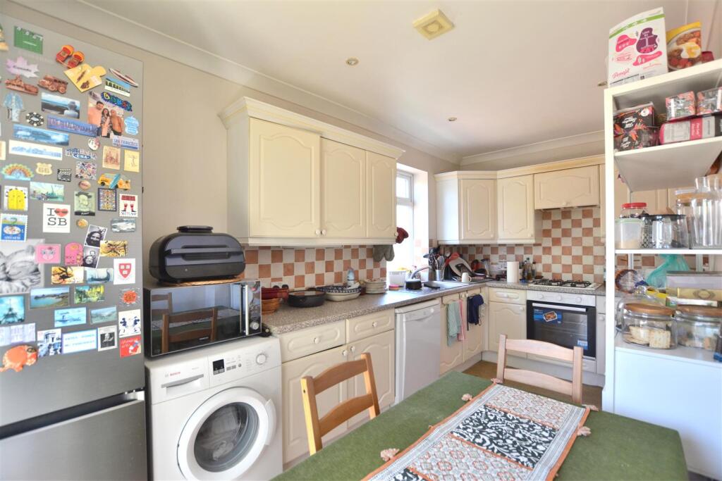 Kitchen.JPG