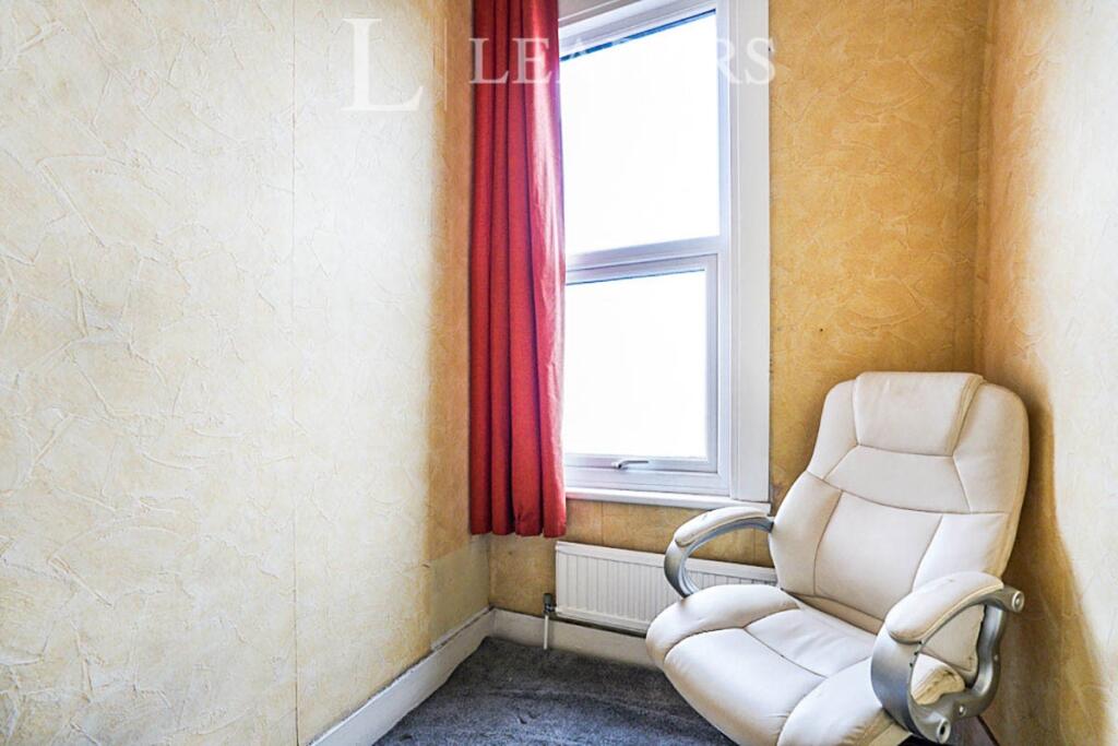 Walk-In Wardrobe
