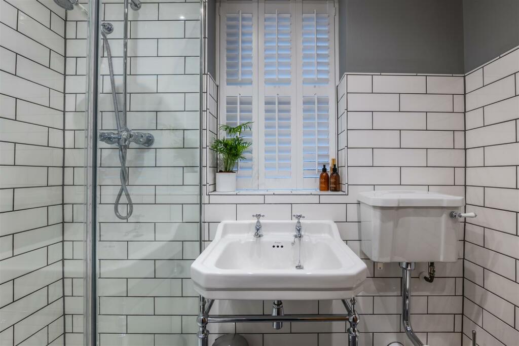 SHOWER ROOM-3.jpg