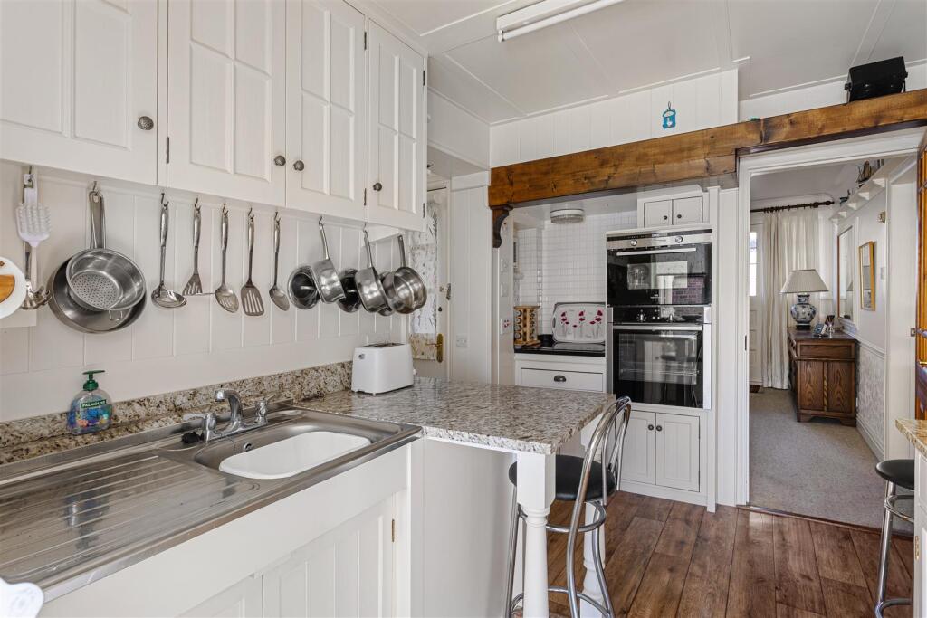 49_Greencliffe_Drive_31.jpg