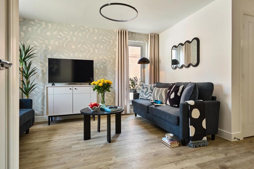 Dual aspect floods the room with light