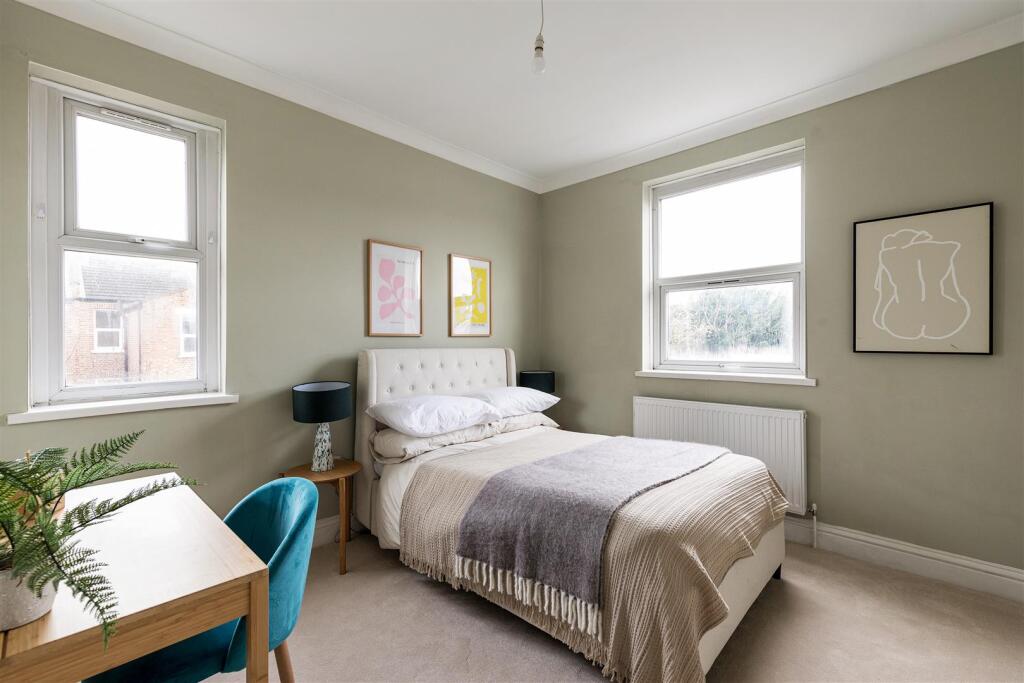 Leasowes Road E10
