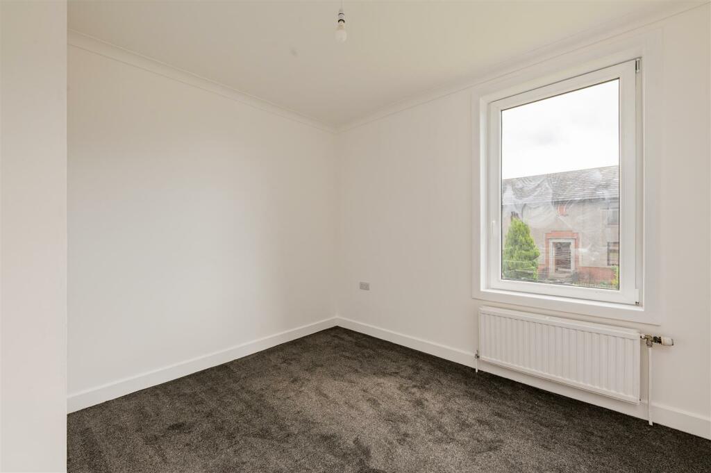 3A Fleming Gardens NEW INT-7.jpg