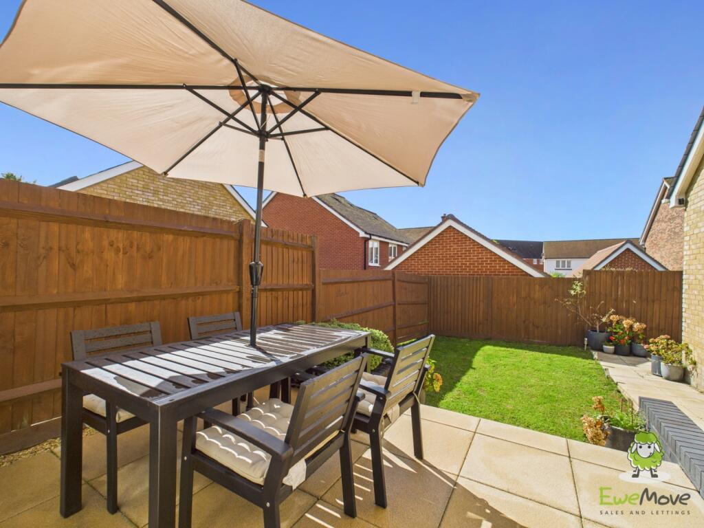 EweMove Estate Agents Basingstoke - Appian Way 