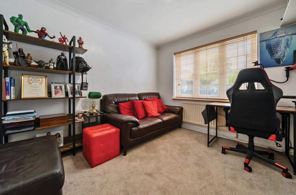 1305600-4-684954b...