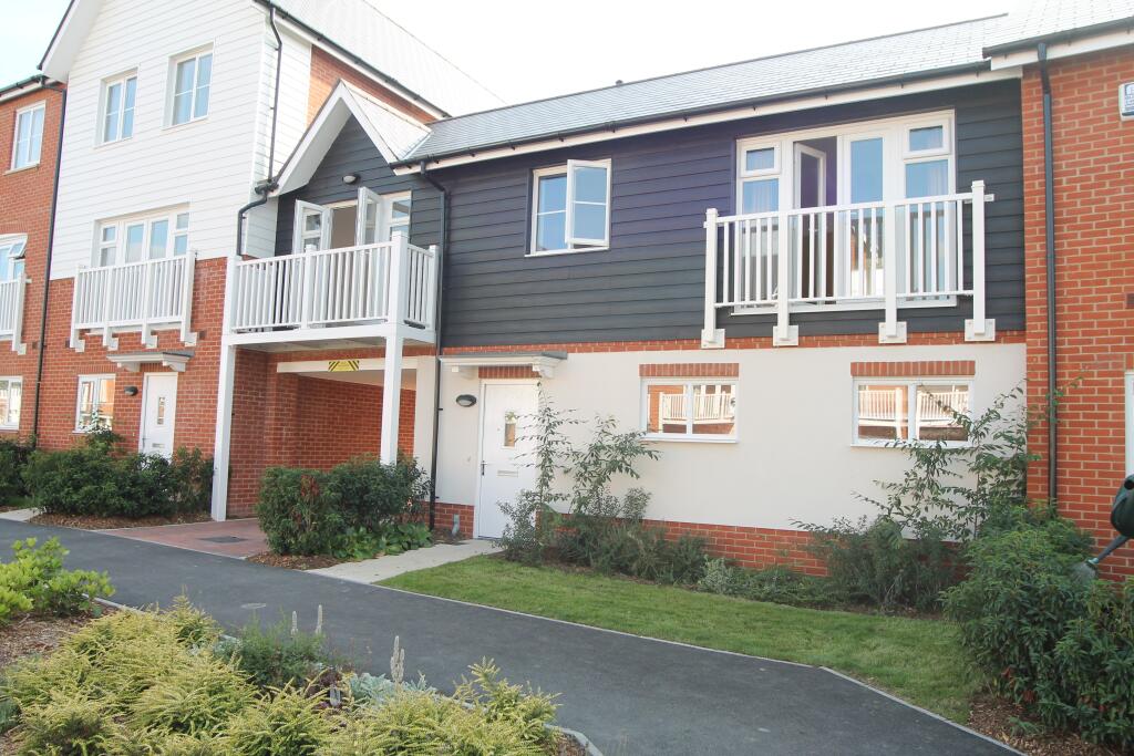 32 Chequers Avenue F