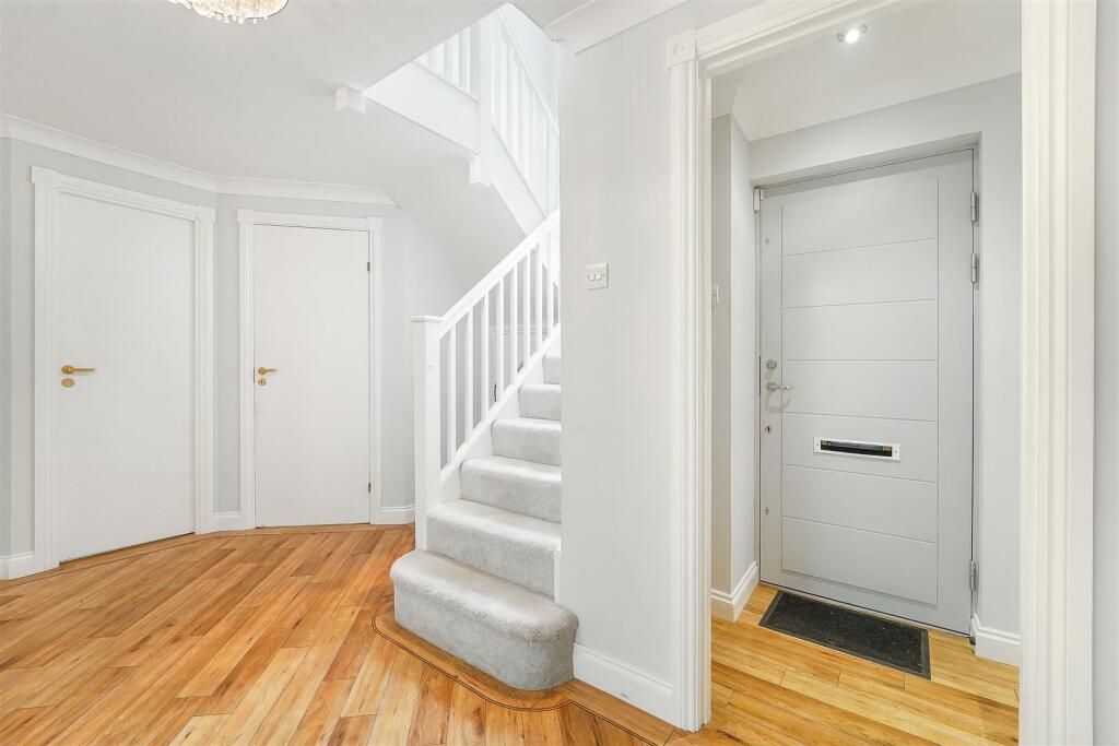 GREAT ELSHAMS, 40 (7).jpg