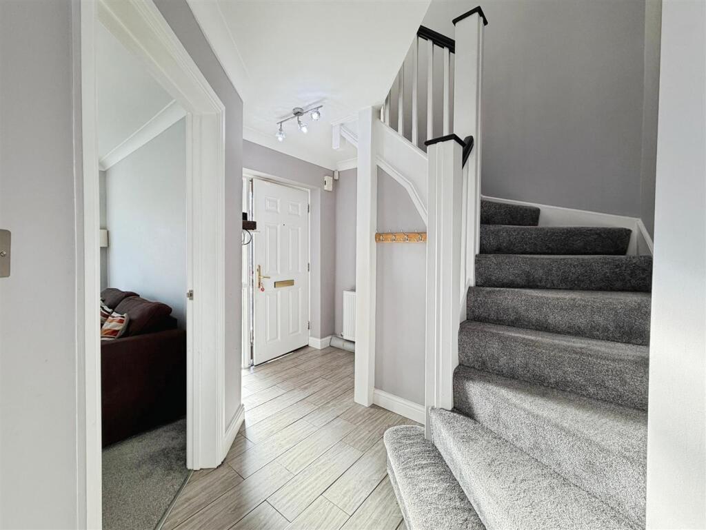 85c540d8--49E3-9B0A-35861610C0F4-66107-00001A99CA8