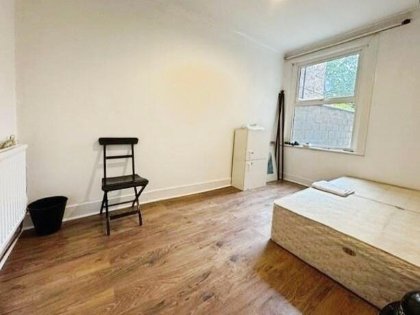 pbox-bedroom-343457.jpg