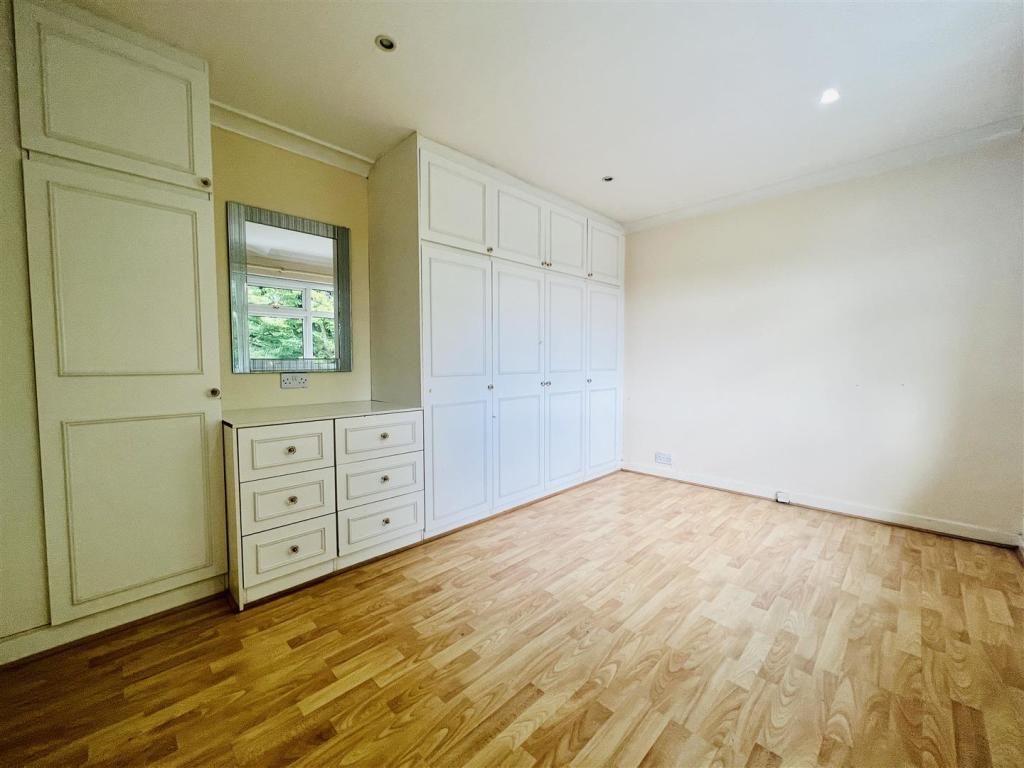 Bedroom 2 Aspect 2