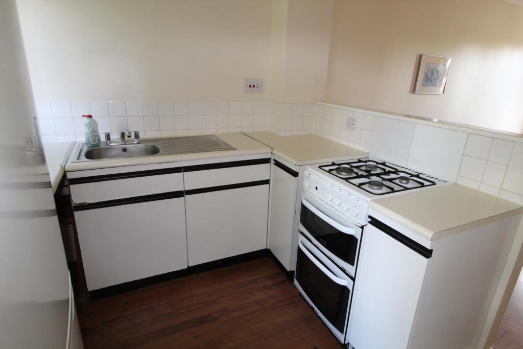 Bradwell Common Boulevard, Bradwell Common