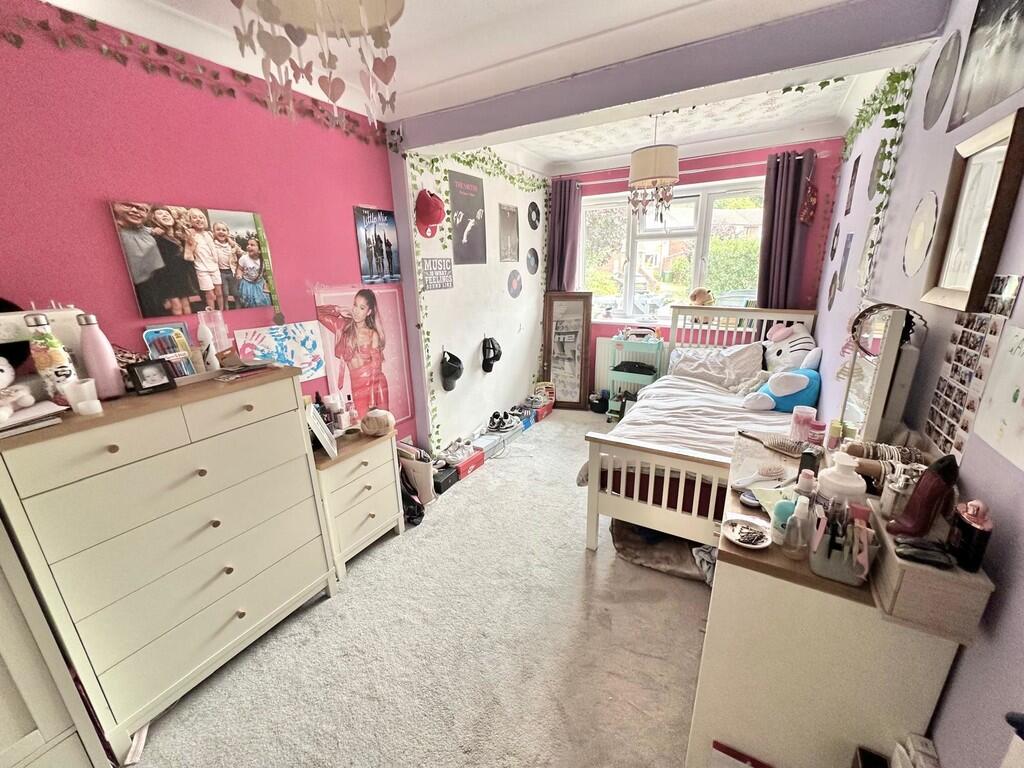 IMG-20250819-WA00...