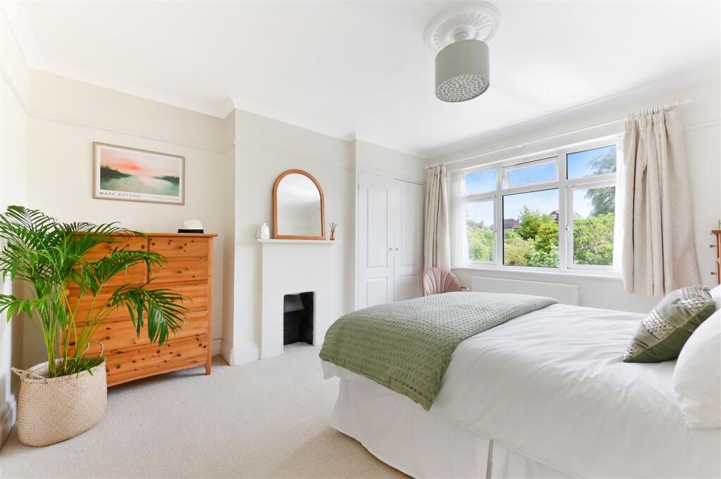 MANOR GREEN ROAD (10).jpg