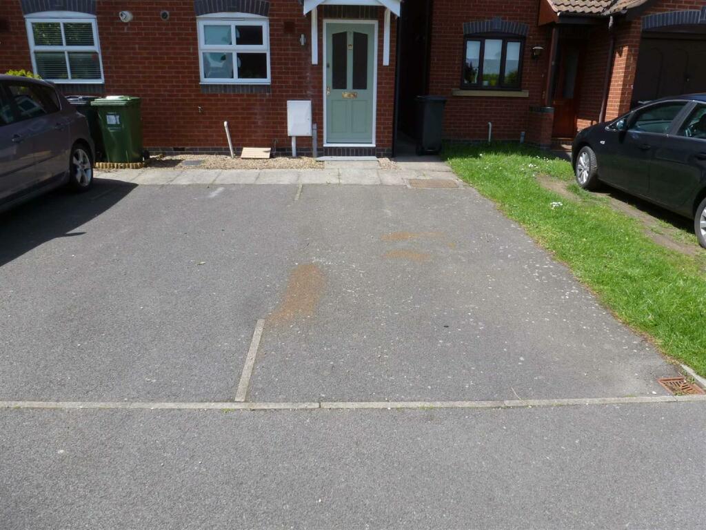 Parking at front x 2