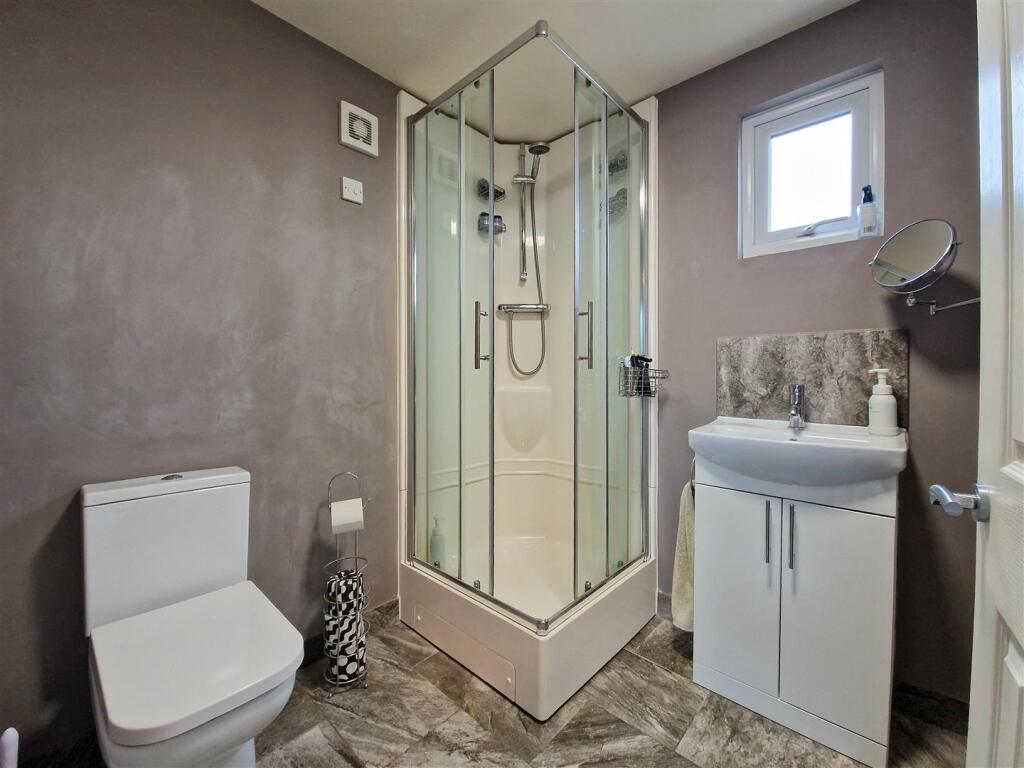En suite shower room