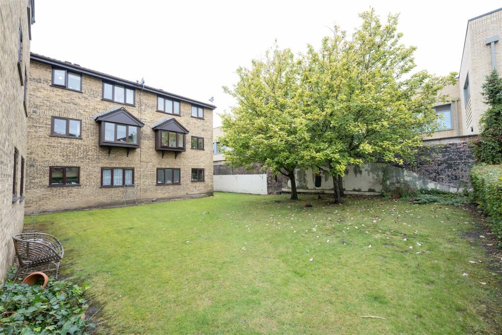 South Birkbeck Road, E11