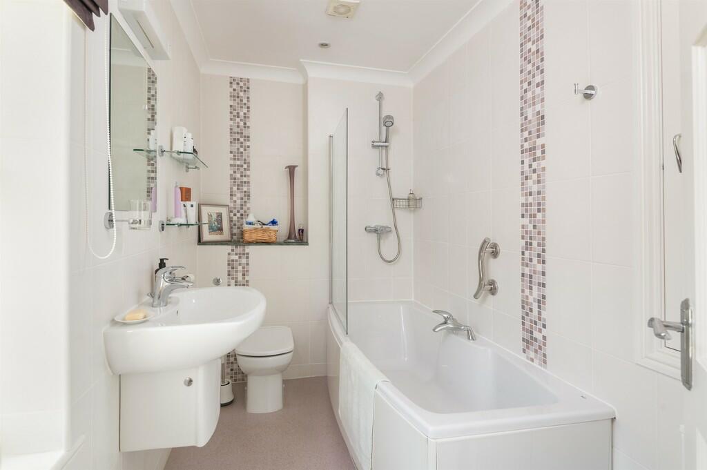 En-suite Bathroom