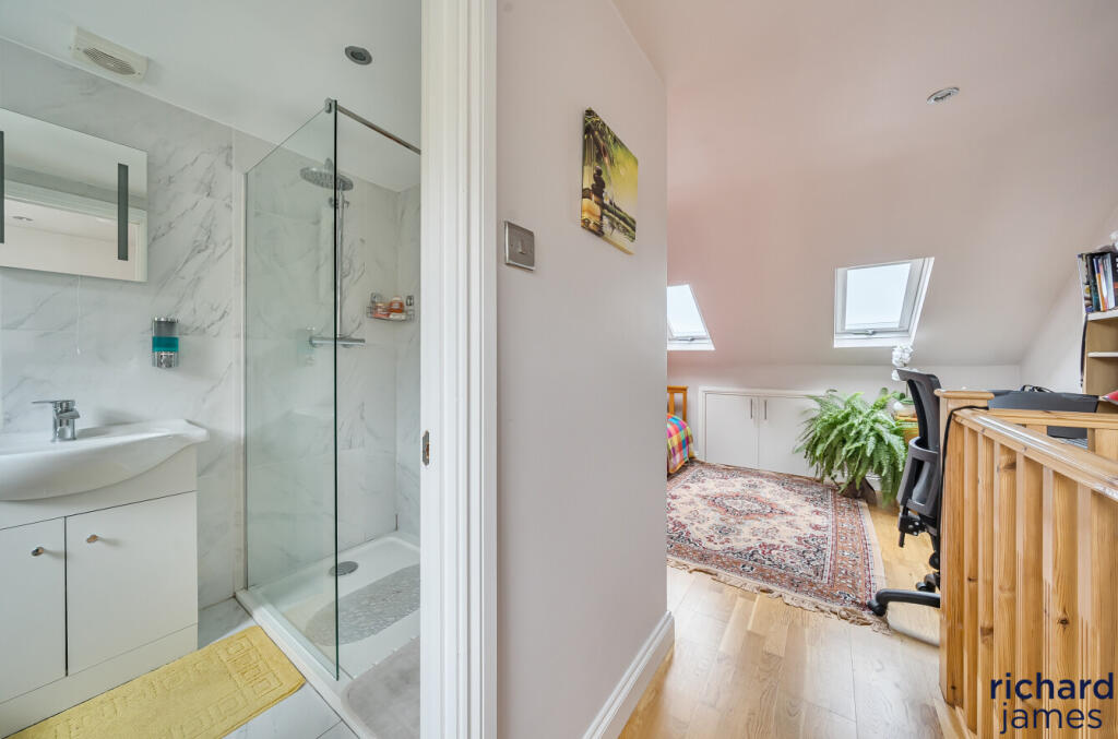 b6f6c466bf3c457993ba9a4f7e015392