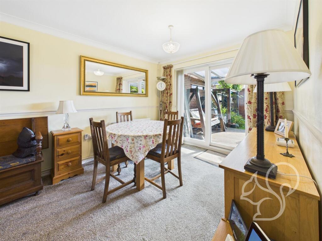 Living Room/Dining Area