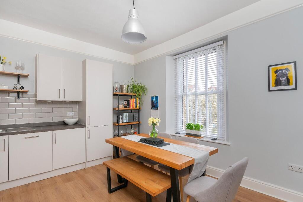 F1F0F1CRSA - KitchenDiner D.jpg