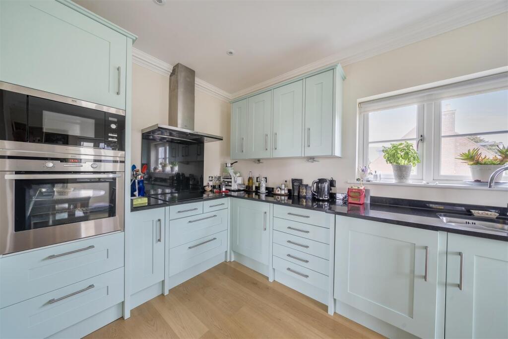 kitchen b.jpg