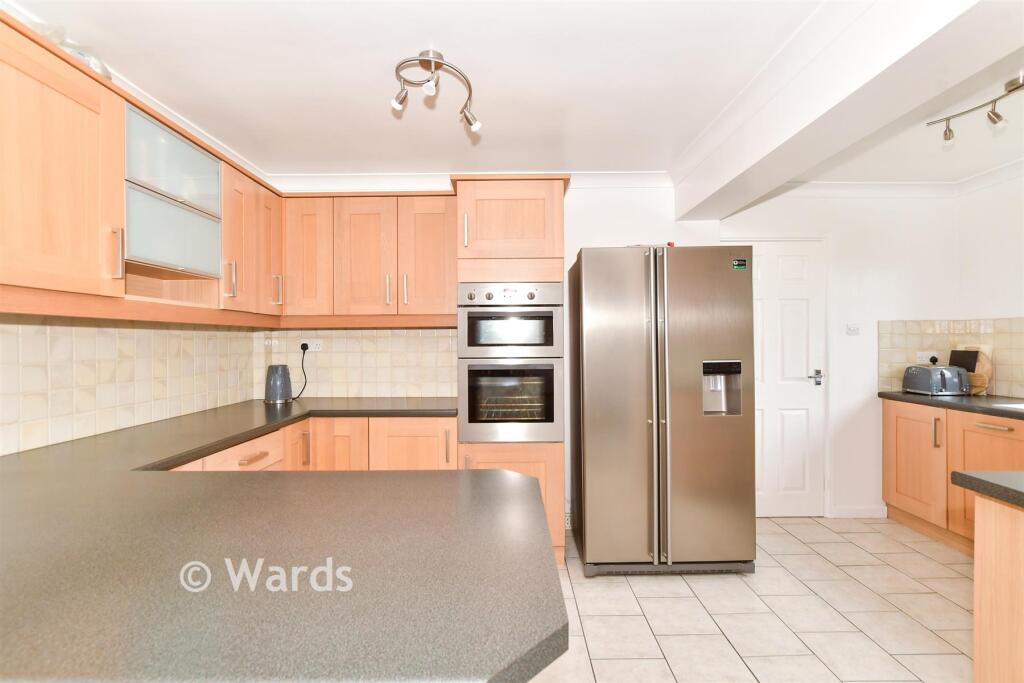 Kitchen/Breakfast Area