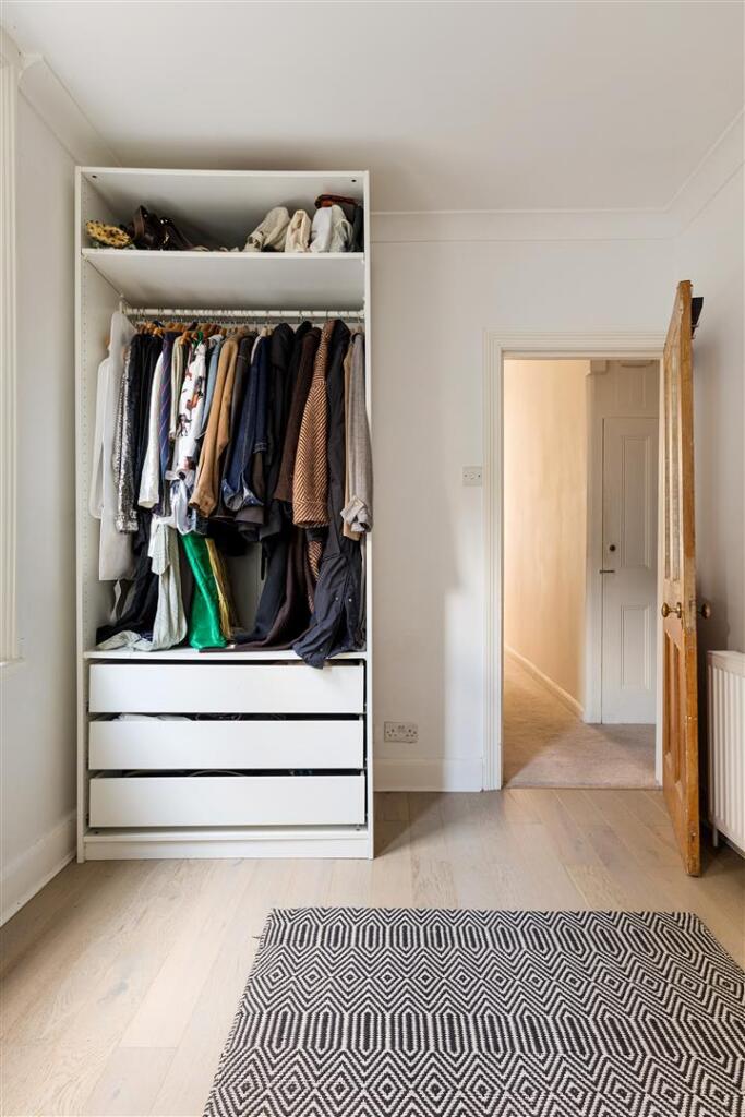 Lyndhurst Drive, E10