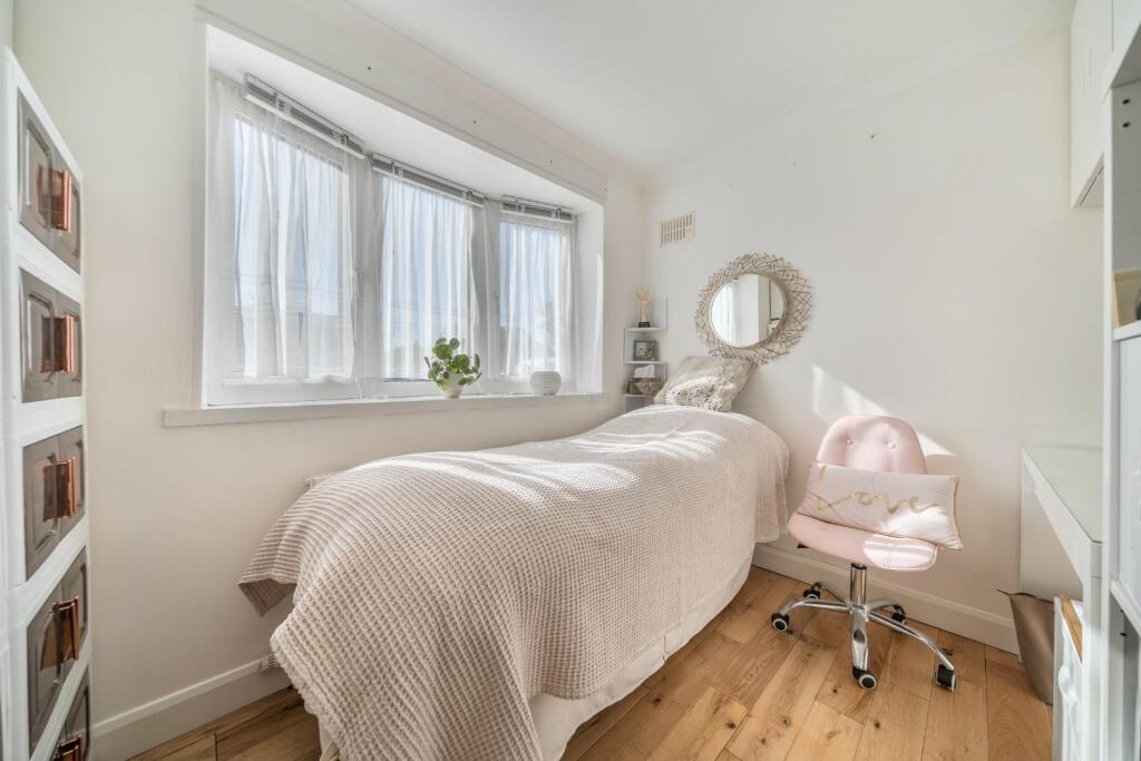 Silverdale bedroom 2.jpg