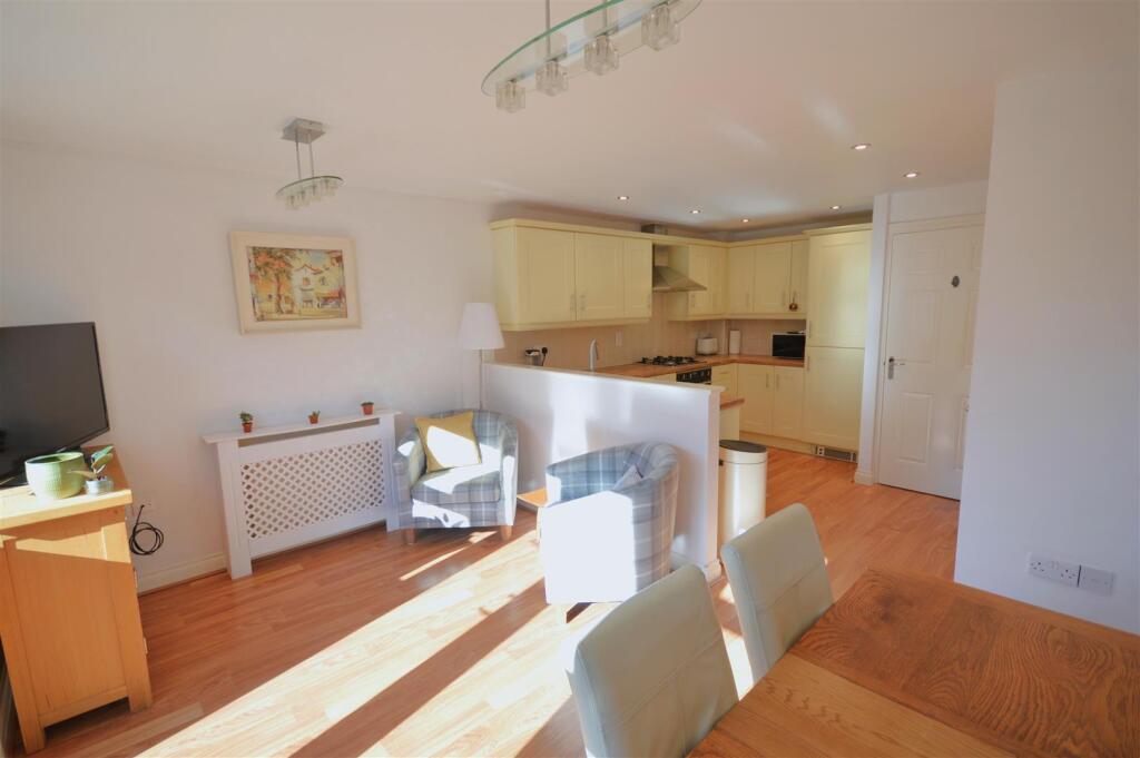 kitchen/family room