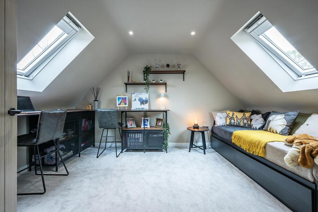 Bedroom 3 / Study