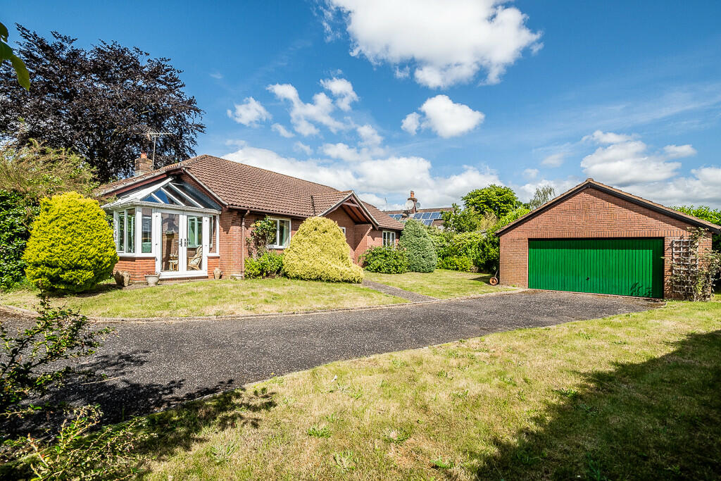 Medina Lodge - We...