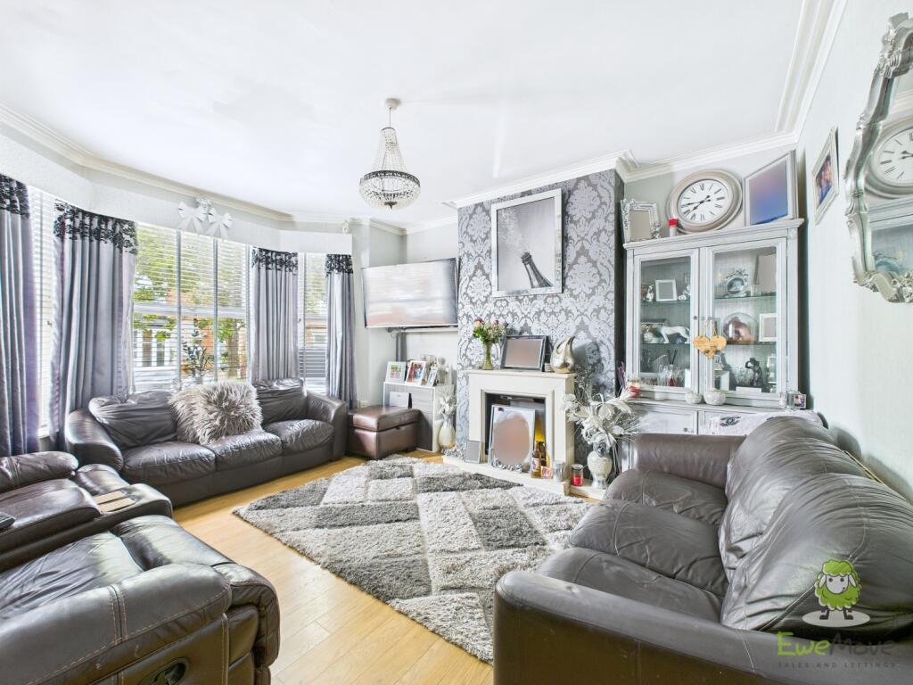 CAM01543G0-PR0138-STILL019