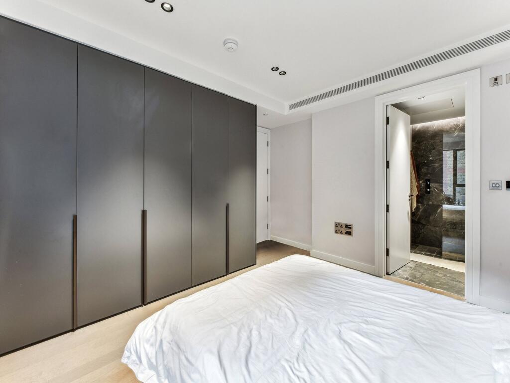 2.02 Parker Street
