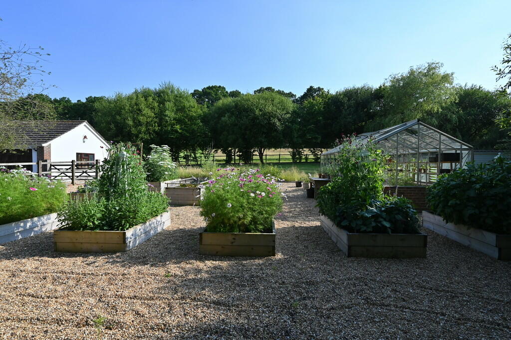 Photo 28-05-2021,...