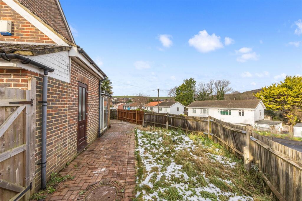 Private Side and Rear Gardens