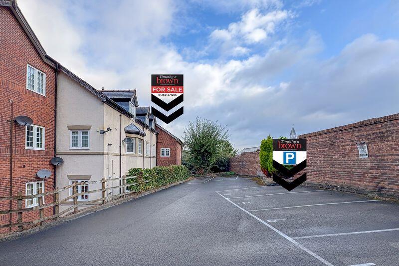 PARKING &amp; REAR EXTERIOR