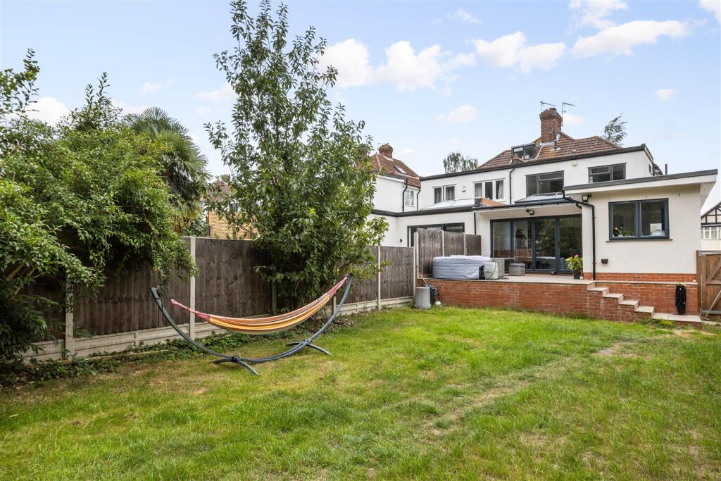 105 Birch Tree Avenue-19.jpg