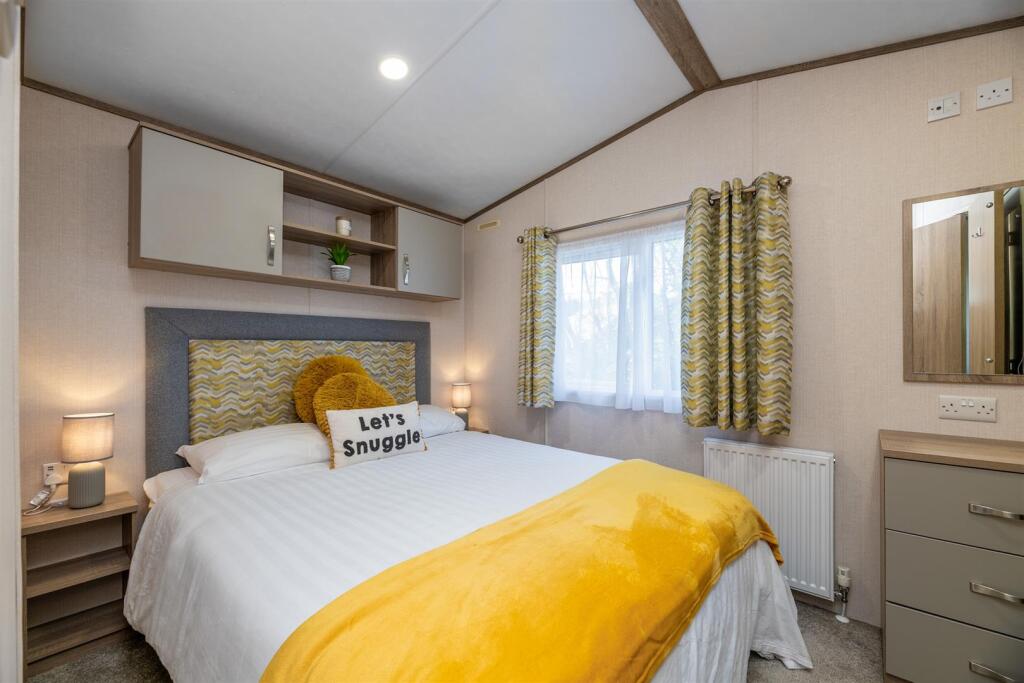 Y04-ABERAFON-PARK-BEDROOM-1A.jpg