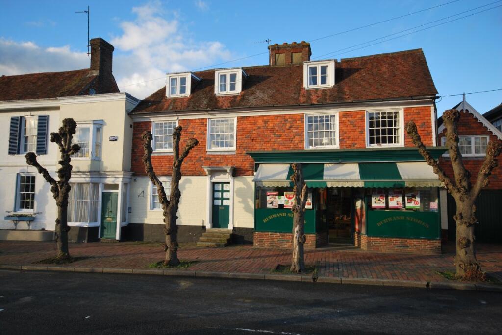 1 Bed Furnished or Unfurnished Flat