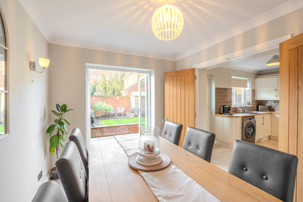 3 Hudson Close  (8 of 18)