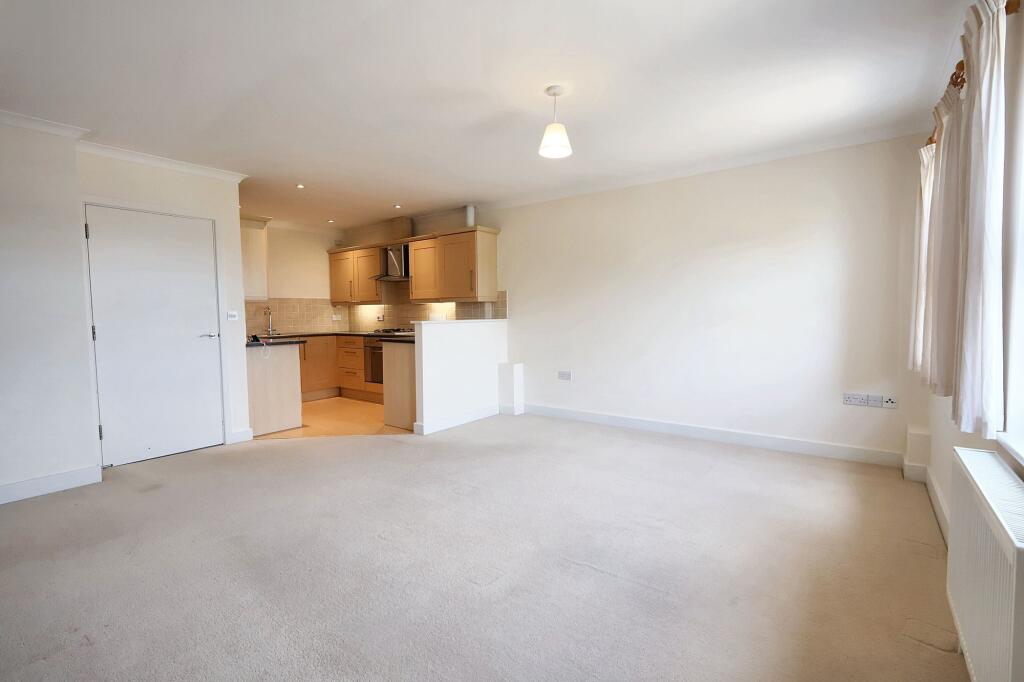 Lounge/Dining/Kitchen