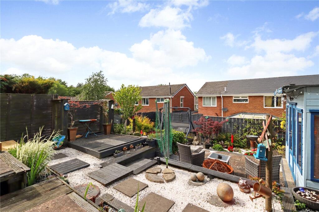 Rear Garden Pic1