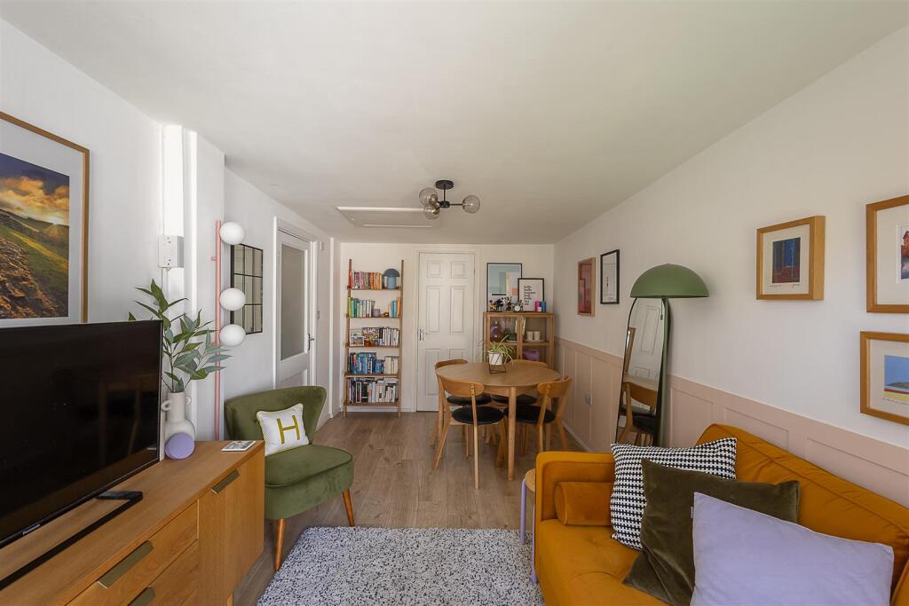 Ground Floor Reception