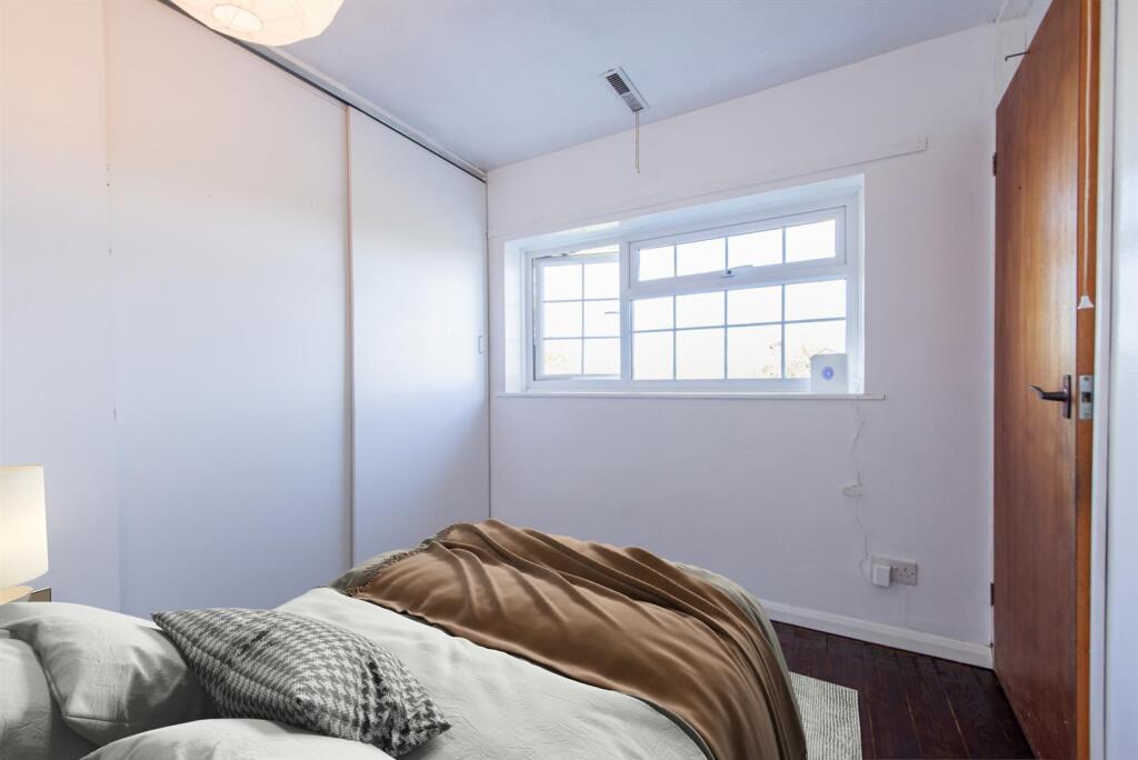 The Brambles6-virtuallystaged.jpg