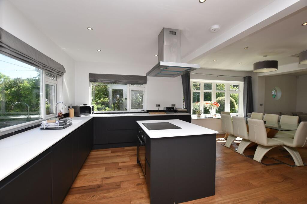 Open Plan Lounge/Diner/Kictchen