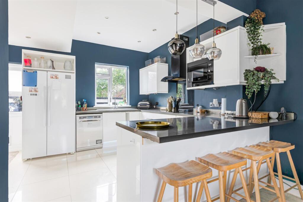 Kitchen/Breakfast Room