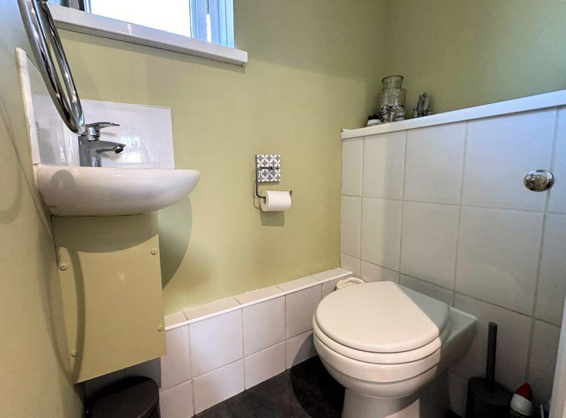First Floor Cloakroom