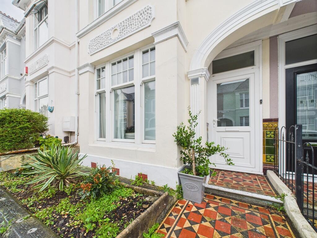 CAM02089G0-PR0495...