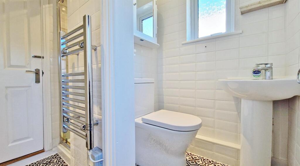 Shower Room &amp; Cloak Room